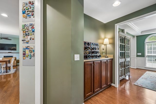 1009 Stone Ridge Dr, Nashville, TN 37211