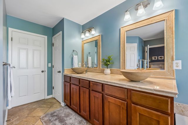 1009 Stone Ridge Dr, Nashville, TN 37211