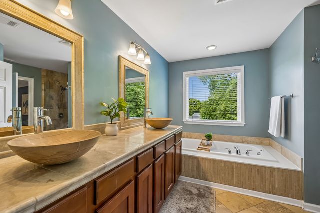 1009 Stone Ridge Dr, Nashville, TN 37211