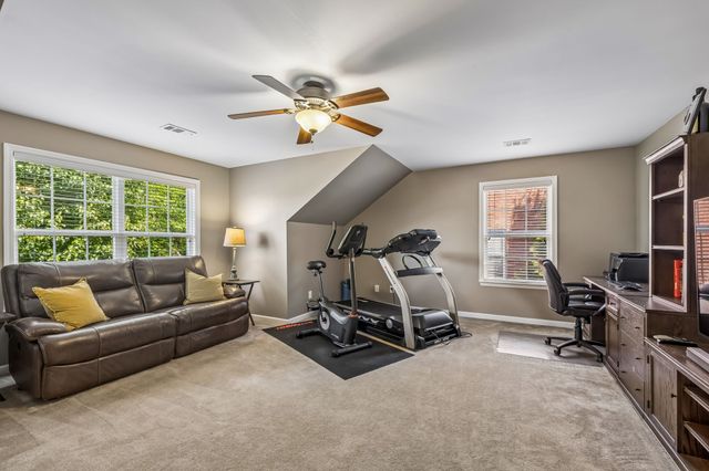 1009 Stone Ridge Dr, Nashville, TN 37211