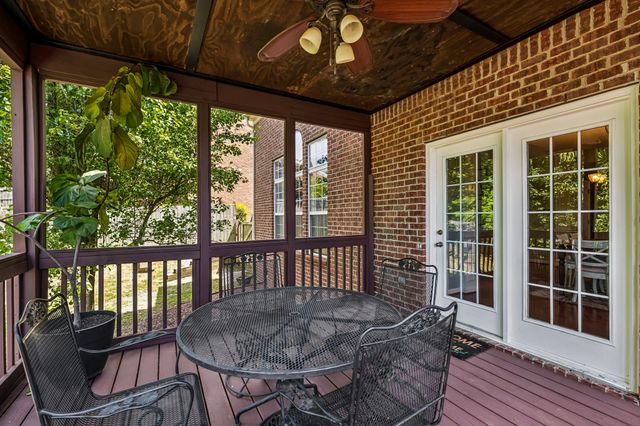 1009 Stone Ridge Dr, Nashville, TN 37211