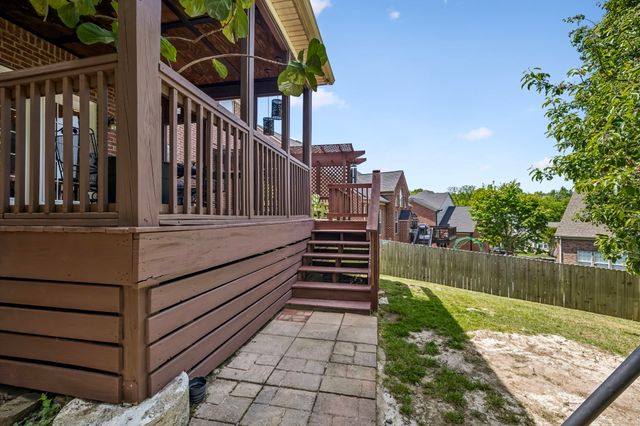 1009 Stone Ridge Dr, Nashville, TN 37211