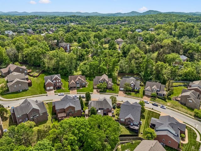 1009 Stone Ridge Dr, Nashville, TN 37211