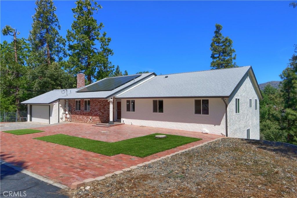Image 1 of property listing at 5750 Glacier Point, Mariposa, CA 95338