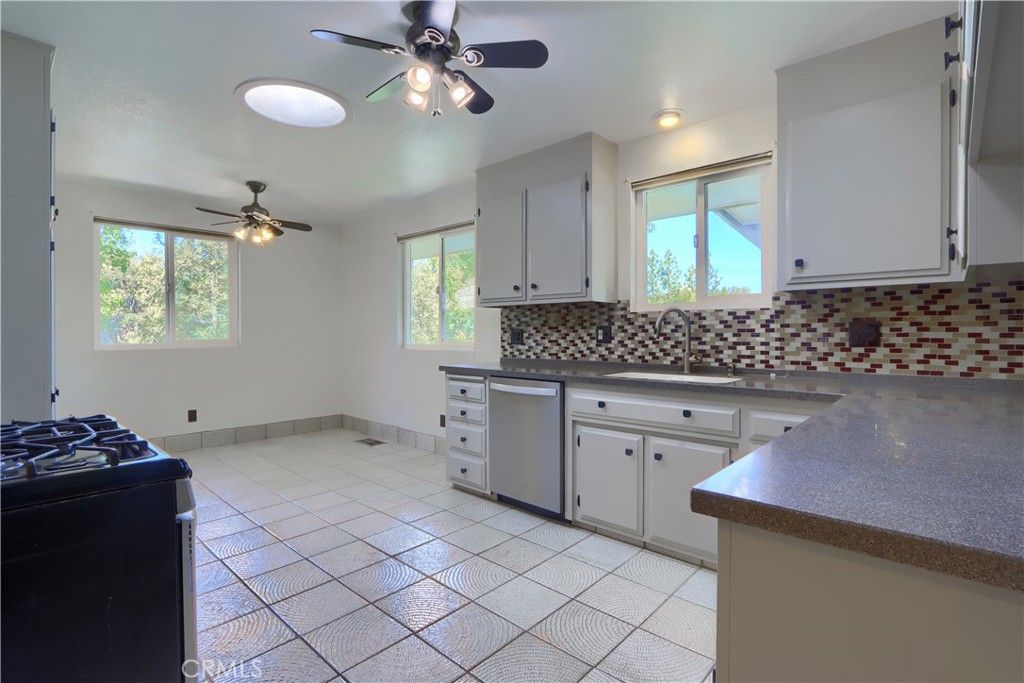 Image 16 of property listing at 5750 Glacier Point, Mariposa, CA 95338
