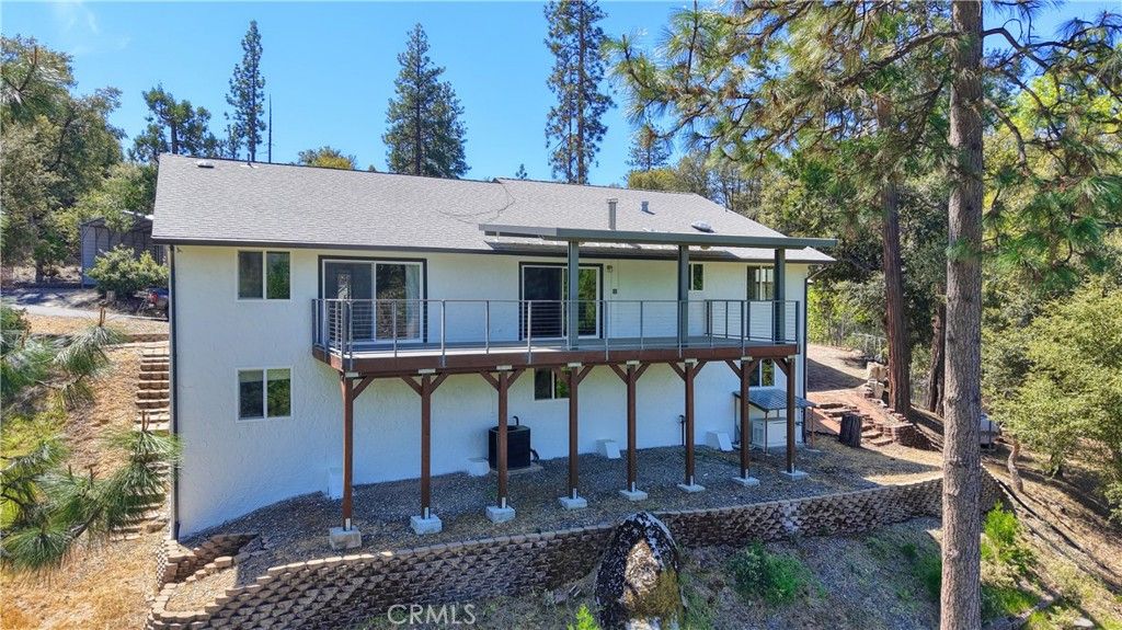 Image 2 of property listing at 5750 Glacier Point, Mariposa, CA 95338