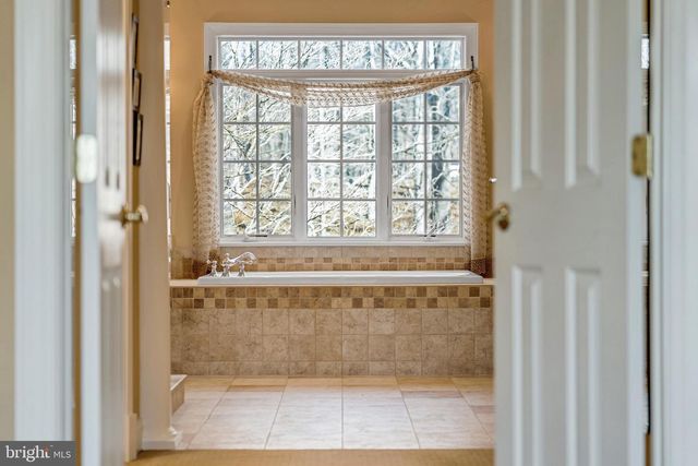 8986 WOODWARD RD, Marshall, VA 20115