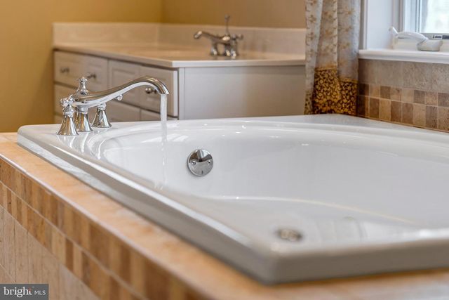 8986 WOODWARD RD, Marshall, VA 20115