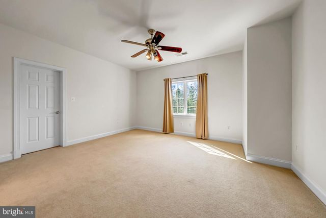 8986 WOODWARD RD, Marshall, VA 20115