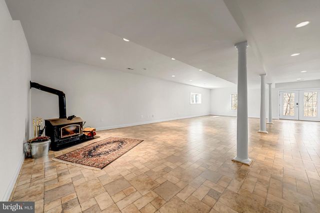 8986 WOODWARD RD, Marshall, VA 20115