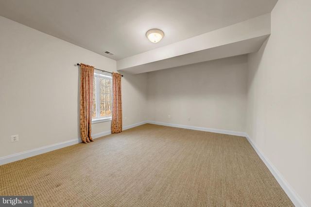 8986 WOODWARD RD, Marshall, VA 20115