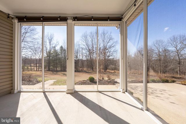 8986 WOODWARD RD, Marshall, VA 20115