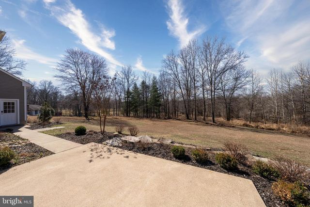 8986 WOODWARD RD, Marshall, VA 20115