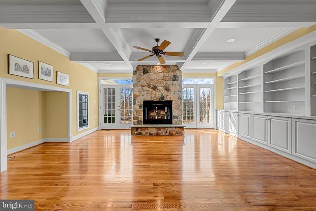 8986 WOODWARD RD, Marshall, VA 20115