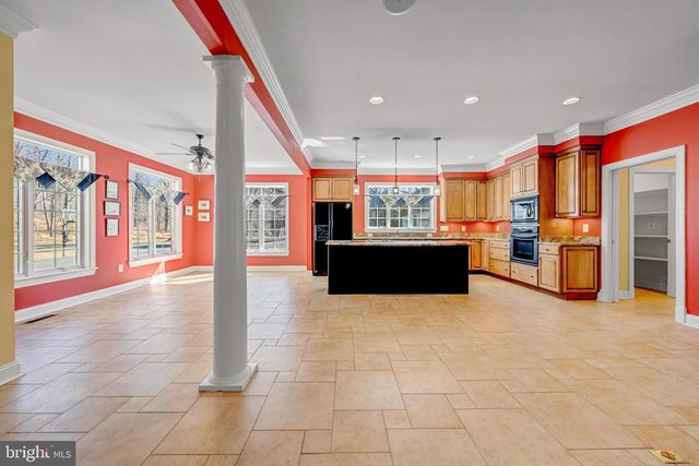 8986 WOODWARD RD, Marshall, VA 20115