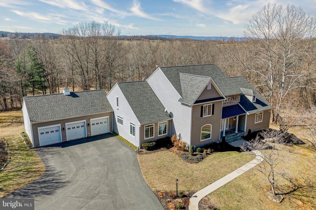 8986 WOODWARD RD, Marshall, VA 20115