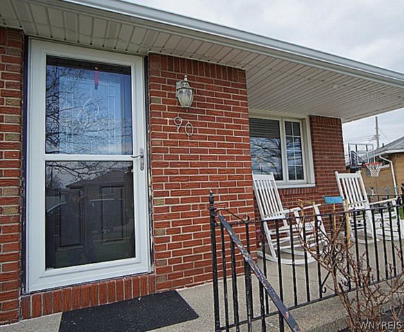 90 Brinker Road, Lackawanna, NY 14218