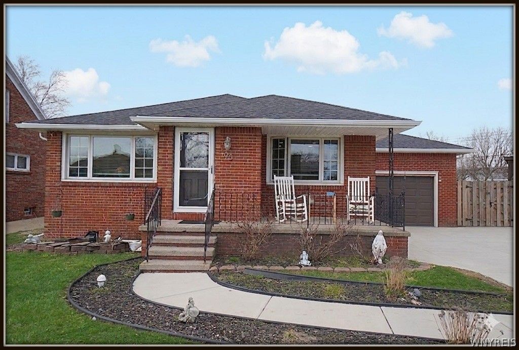 90 Brinker Road, Lackawanna, NY 14218