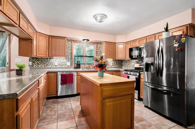 205 Twin River Trail, Bristol, IN 46507