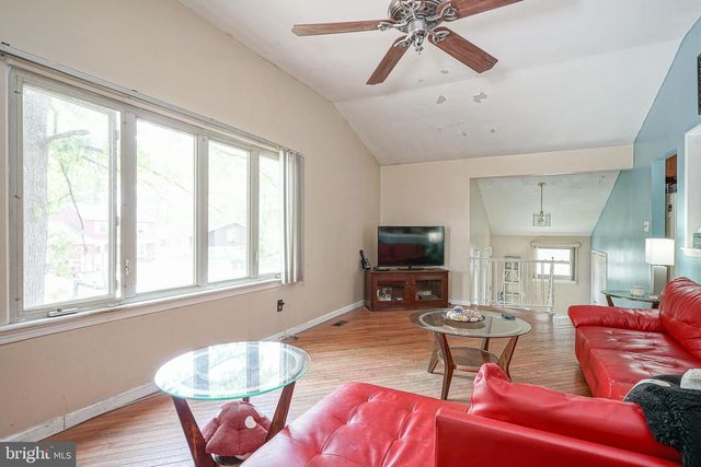 129 KAREN DR, Williamstown, NJ 08094