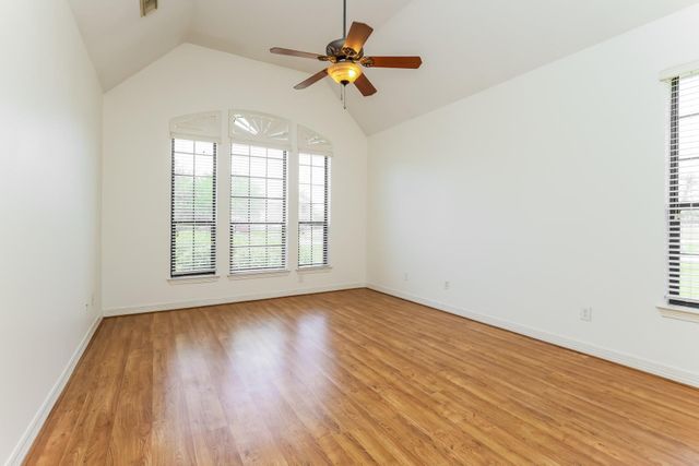 7606 Veranda Drive, Cove, TX 77523