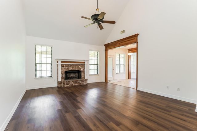 7606 Veranda Drive, Cove, TX 77523