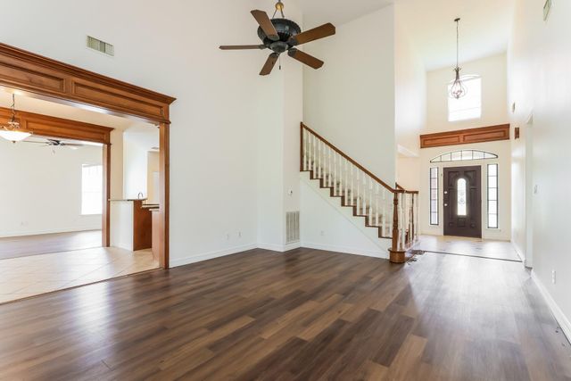 7606 Veranda Drive, Cove, TX 77523