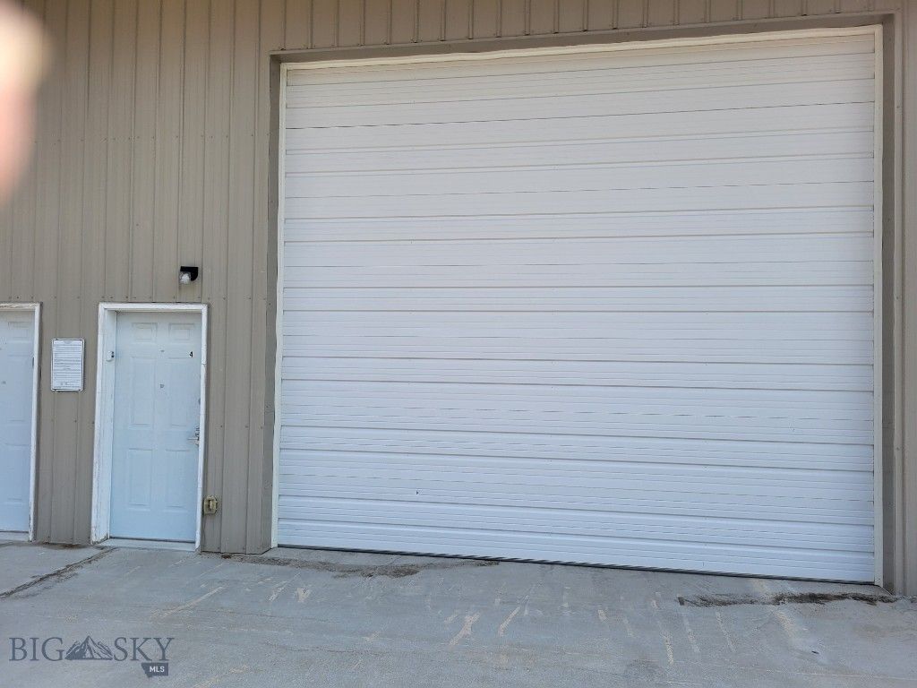 47220 Gallatin Road, Gallatin Gateway, MT 59730 photo 2