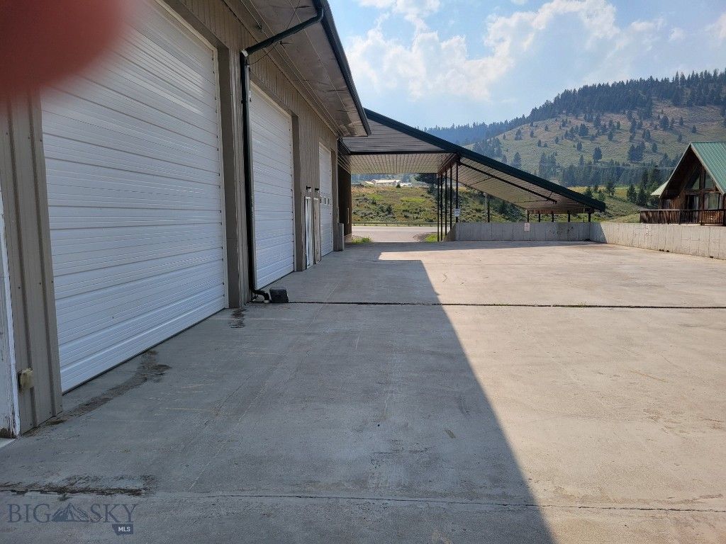 47220 Gallatin Road, Gallatin Gateway, MT 59730 photo 3