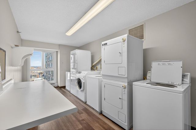 433 S 7th Street 1924, Minneapolis, MN 55415