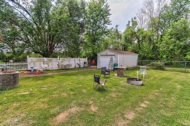1124 Spruce Street, Evansville, IN 47710