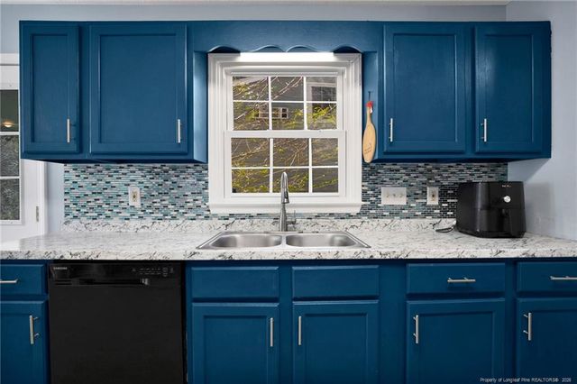 818 Eagle Landing Drive, Hope Mills, NC 28348