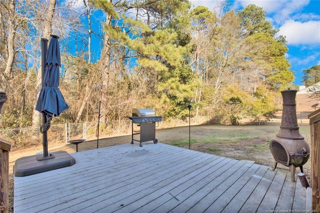 818 Eagle Landing Drive, Hope Mills, NC 28348