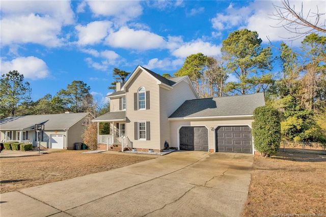 818 Eagle Landing Drive, Hope Mills, NC 28348
