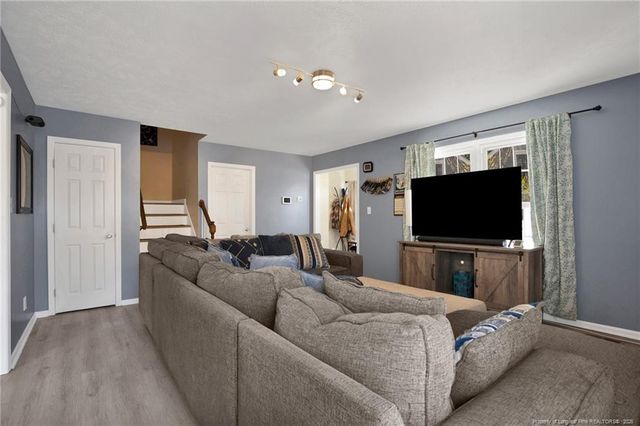 818 Eagle Landing Drive, Hope Mills, NC 28348