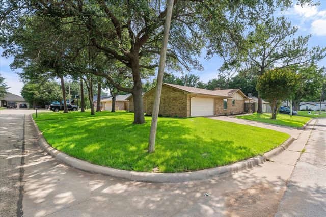 2000 Stacey Court, Arlington, TX 76013
