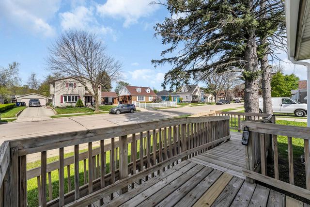 417 Island Ave AVENUE, Racine, WI 53405