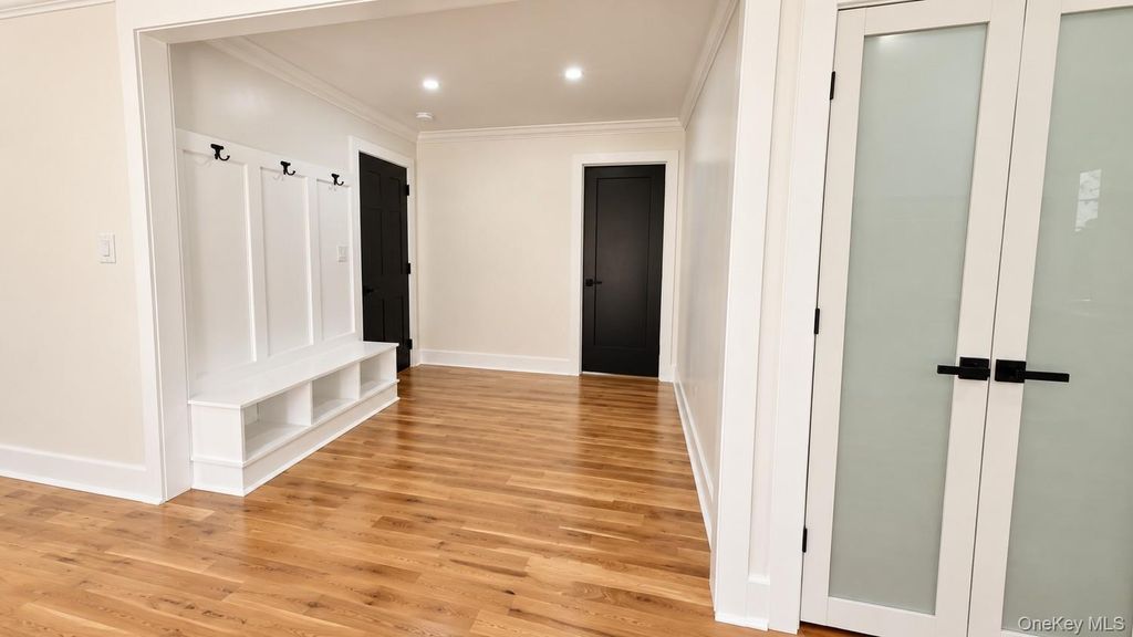 7 Shoreham Drive W, Dix Hills, NY 11746 — photo 5