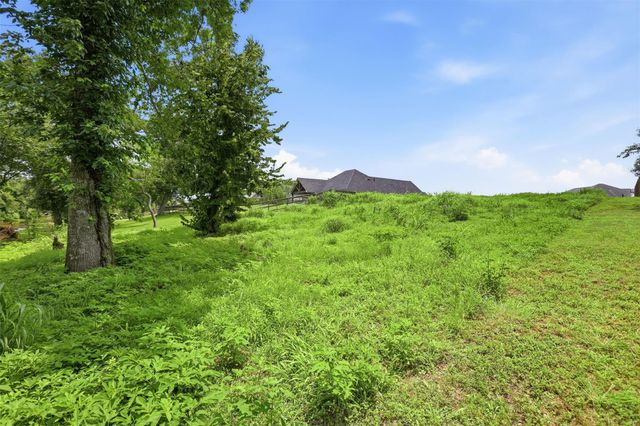 208 Creekside Lane, Lake Jackson, TX 77566