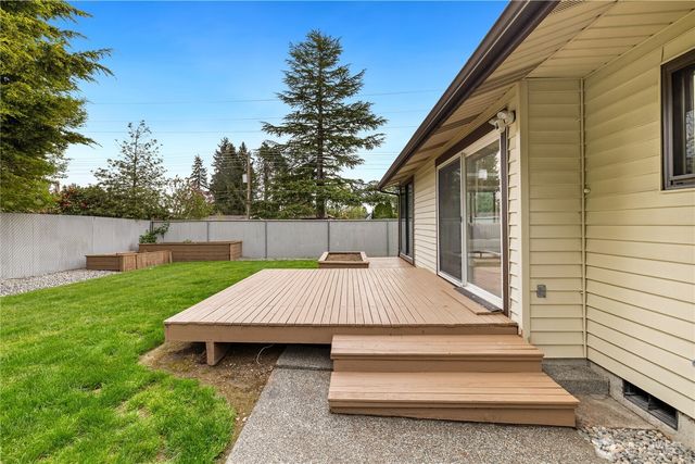 22038 11th Avenue S, Des Moines, WA 98198