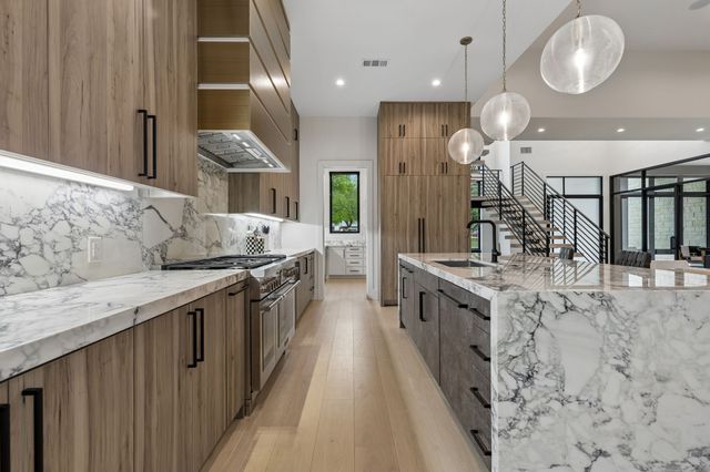 309 Glade Road, Colleyville, TX 76034