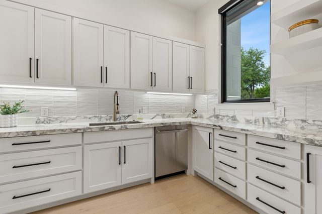 309 Glade Road, Colleyville, TX 76034