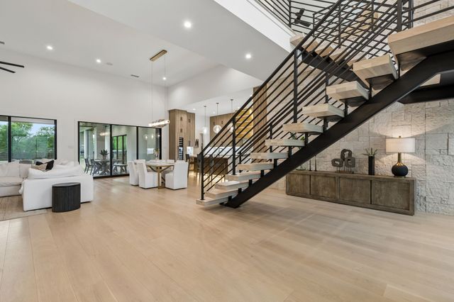 309 Glade Road, Colleyville, TX 76034