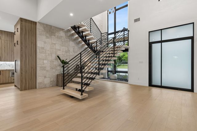 309 Glade Road, Colleyville, TX 76034