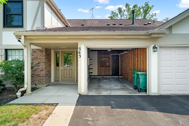 543 Williamsburg Court C2, Wheeling, IL 60090