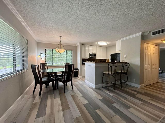 711 Forest Club Drive 111, Wellington, FL 33414