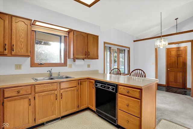 3756 S Fallow Trail, New Palestine, IN 46163