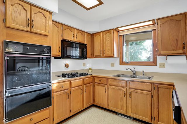 3756 S Fallow Trail, New Palestine, IN 46163