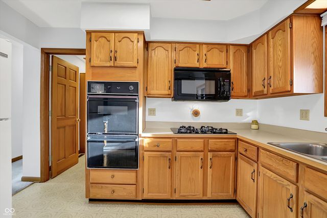 3756 S Fallow Trail, New Palestine, IN 46163