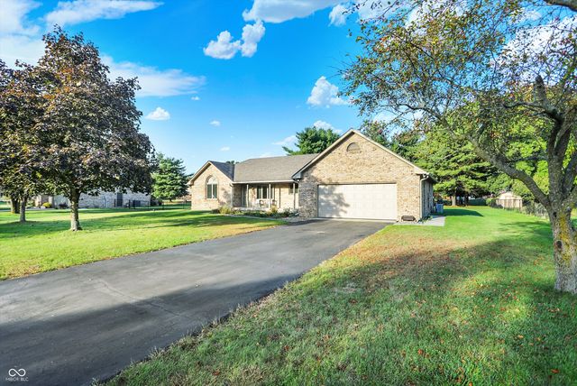 3756 S Fallow Trail, New Palestine, IN 46163